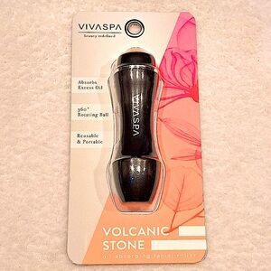 VIVASPA by Vivitar Volcanic Stone on the go Facial Roller Oil-Absorbing Roller.
